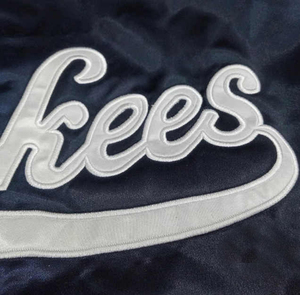Chaqueta Bomber de Invierno Unisex Premium de Alta Calidad Personalizada, Chaqueta de Satén con Bordado de Logotipo Personalizado en la Parte Delantera, Cuello Camisero, Estilo Urbano - Product Image 4
