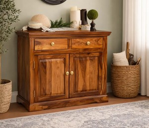 Buffet compact en bois massif, 2 portes, 2 tiroirs, petit meuble de rangement pour salon |   Artisanat Pindel - Product Image 1