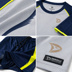 Conjunto Deportivo de Futsal Personalizado para Hombre de Alta Calidad OEM, Camiseta y Pantalones Cortos Gris Hielo y Amarillo - Product Image 3