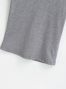 เสื้อยืดแขนสั้นผู้ชาย คอกลม สีพื้น ผ้าถัก ทรงปกติ สไตล์ลำลอง สีเทา สีแดงเบอร์กันดี สีม่วง สีขาว สีดำ - Product Image 4