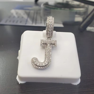จี้เงินประดับมอยส์ซาไนต์รูปตัวอักษร J แบบเต็มเม็ด สร้อยคอฮิปฮอปตัวอักษรประดับเพชรสำหรับผู้ชาย - Product Image 1