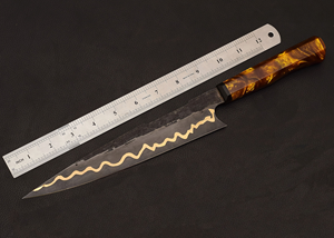 Cuchillo de Cocina de Acero de Damasco Hecho a Mano con Hoja Grabada, Cuchillo Utilitario con Mango de Resina y Funda - Product Image 6