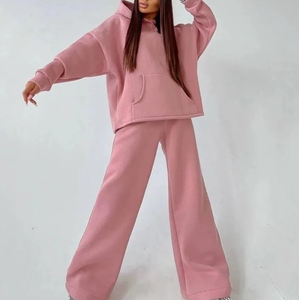 Ensemble de survêtement deux pièces pour femmes grandes tailles, idéal pour le fitness, la gym, le yoga, la course à pied et les sports de plein air - Product Image 1