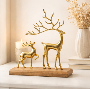 Statues de rennes dorées haut de gamme en gros, artisanat moderne minimaliste, cerf et veau en aluminium, décoration pour cheminée et salon - Product Image 1