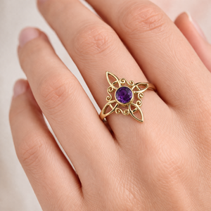 Bague en laiton avec améthyste facettée ronde, bague statement faite à la main, design floral marin, style glamour, bijoux pour femmes - Product Image 3