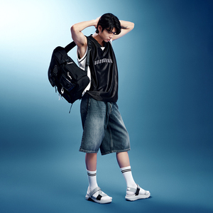 รองเท้าแตะลำลองสีเทาแต่งสีดำ พื้นสูง 5 ซม. แบบเปิดนิ้วเท้า ช่วยปรับปรุงท่าทาง ผลิตในเวียดนาม - Product Image 1