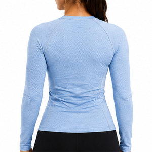 Camiseta Deportiva de Compresión Elite para Mujer con Construcción Ligera, Tejido Flexible de Alto Rendimiento y Gestión de la Humedad - Product Image 3