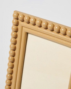 Marco de Fotos de Madera Elegante Hecho a Mano, Material de Madera Duradero, Exhibición Atractiva para Fotos y Obras de Arte, Marco de Fotos de Alta Gama con Acabado Lacado - Product Image 2