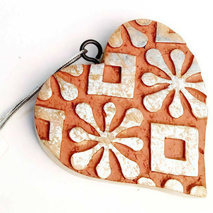 VIXM17008 Adorno Colgante de Madera de Alta Calidad con Forma de Corazón y Estampado Abstracto para Árbol de Navidad |   Regalo Decorativo Festivo para el Hogar - Product Image 1