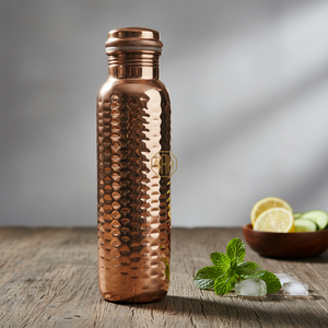 Botella de Agua de Cobre Puro Martillado de 750 ml Directo de Fábrica |   Diseño Metálico de Lujo Ecológico y Libre de BPA con Tapa e Impresión en Esmalte - Product Image 3