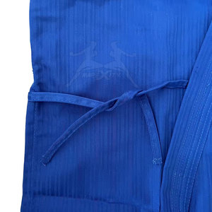 Kimono de karaté classique avec coutures renforcées et construction en tissu durable, uniforme de karaté - Product Image 6