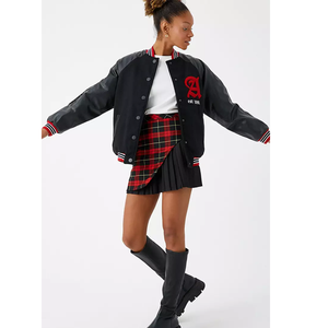 Vestes Lettermen confortables fabriquées en tissu de haute qualité, légères et de qualité supérieure pour femmes - Product Image 5