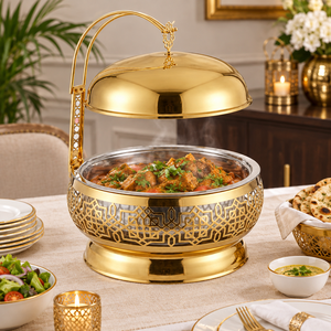 Plat à chafing rond doré avec base géométrique en étoile et couvercle en dôme suspendu – Chauffe-plat de luxe pour buffet et service traiteur - Product Image 2