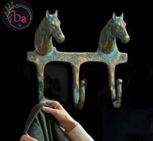 Crochet mural tête de cheval Ba, 3 crochets, en fonte de laiton, finition bleue vieillie, auto-adhésif, style vintage, pour rangement de vêtements - Product Image 1