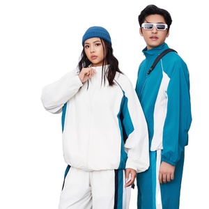 Chaqueta Cortavientos Deportiva Personalizada al por Mayor, Chaqueta Ligera para Correr y Conjunto de Jogger, Fabricante de Conjuntos Deportivos de Poliéster - Product Image 1