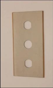 Fournisseur de lames à 3 trous de qualité supérieure, couteau à découper en acier inoxydable 43x22x0.10mm pour les usines de transformation de films et de feuilles plastiques - Product Image 4