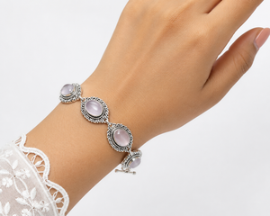 Pulsera de Mujer con Piedra de Topacio Plateada en Plata Antigua Oxidada de Estilo Vintage |   Joyería Étnica Bohemia Hecha a Mano en Latón para Bodas (Bohemia) - Product Image 3