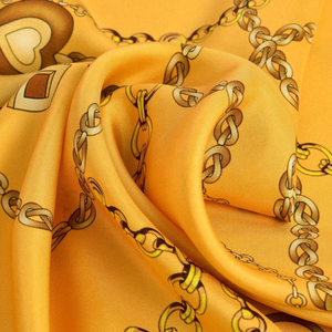 Écharpe ethnique longue en soie satinée 100% imprimée à la main, motif écossais rayé coloré, design tendance pour adulte, idéale pour le printemps - Product Image 5