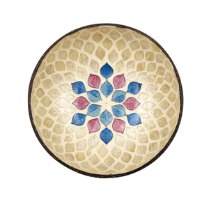 Bol en coquille de noix de coco avec détails artistiques sculptés à la main, finition écologique, surface de cuisine lisse et polie - Product Image 2
