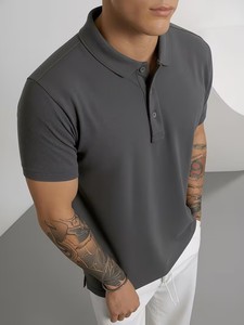Chemise décontractée à manches courtes en tricot uni avec logo sur le devant pour homme, idéale pour les sorties quotidiennes et le style urbain, provenant du Bangladesh - Product Image 3