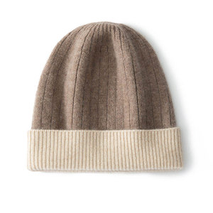 UHEZEN WEAR Nouveauté Bonnets en Jacquard Doux 100% Laine Prix Abordable Vêtements d'Hiver Personnalisés Bonnets Unisexe - Product Image 1