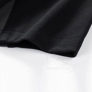 ชุดเสื้อยืดและกางเกงวิ่งผู้ชายสั่งทำขายส่ง ชุดเสื้อยืดและกางเกงขาสั้นสีตัดกัน - Product Image 6