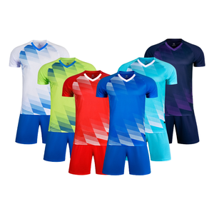 Maillot de football léger et respirant en polyester à imprimé numérique, uniforme d'équipe, maillot de football personnalisé OEM pour adulte, séchage rapide, manches courtes - Product Image 1