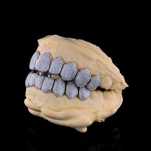 Grillz Dentales de Plata 925 con Incrustaciones de Moissanita de Corte Brillante Redondo, Estilo Hip Hop, Unisex, para Uso Diario - Product Image 4