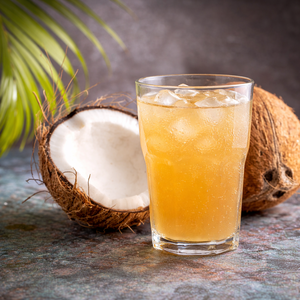 Agua de Coco Concentrada Premium/Hidratación Natural, Suministro a Granel, Sin Aditivos, Venta al por Mayor/ Sra. Alina - Product Image 1