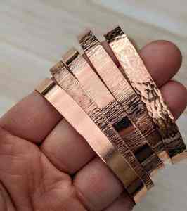 Brazalete de Cobre con Diseño Tradicional Cristiano, Pulido, Magnético, para Terapia, Ideal para Fiestas y Bodas - Product Image 5