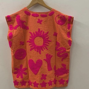 Chaleco Corto de Terciopelo Suzani Bordado con Cuentas Florales de Algodón Transpirable Vintage para Mujer, Hecho a Mano, Étnico, con Cuello en V y Sin Mangas - Product Image 3