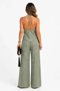 Conjunto de 2 Piezas para Mujer, Top Halter Asimétrico y Pantalones Anchos con Remaches, Color Verde Salvia Sólido, Atuendo Elegante de Verano - Product Image 2