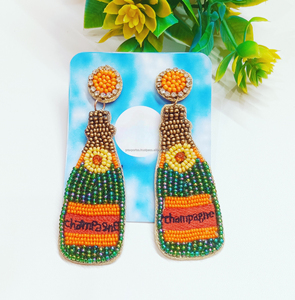 Boucles d'oreilles pendantes de haute qualité, forme d'ailes classiques, perles de rocaille, brodées à la main, multicolores, unisexes, pour mariages, fêtes, mode - Product Image 3