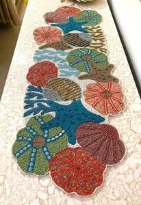 Camino de mesa artesanal con cuentas de cristal y flores, tela con lentejuelas y patrón floral, mantel para bodas, fiestas, cenas, hogar y cocina. - Product Image 5