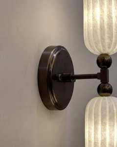 Applique murale moderne en laiton avec abat-jour cylindrique blanc, design minimaliste, éclairage intérieur pour la décoration d'entrée - Product Image 3