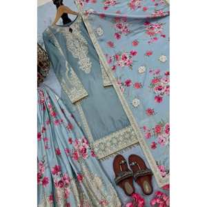 Ensemble de vêtements de soirée pour femmes de créateur Chic Chinon Top en soie Palazzo & Dupatta Élégant & Élégant - Product Image 1