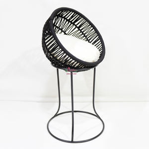 Artex-Cama Elevada de Ratán para Mascotas Dong Thap, Cápsula Redonda con Cojín Suave y Soporte de Metal - Product Image 3