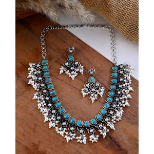 Conjunto de Joyería Fina Meera Vaidehi, Elegante Collar de Plata - Product Image 1