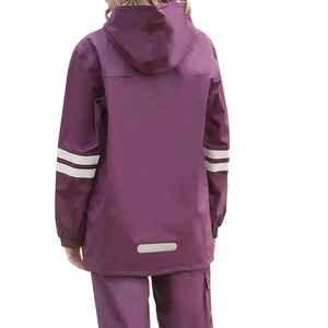 Traje Impermeable Morado para Mujer con Franjas Reflectantes, Ropa de Senderismo para Exteriores, Conjunto Casual de Chaqueta y Pantalones Impermeables - Product Image 6