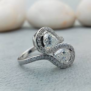 Bague de fiançailles et de mariage solitaire en moissanite et diamant de laboratoire, taille poire, taille brillant, couleur D, plaqué or rose - Product Image 3