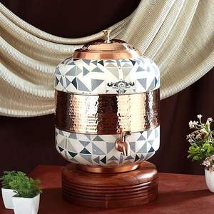 Fontaine à eau en cuivre design, alliant un aspect élégant avec un stockage d'eau pratique pour les intérieurs haut de gamme - Product Image 1