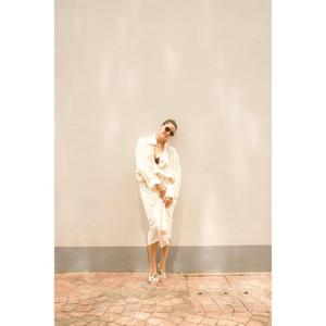 เดรสเชิ้ตยาวผู้หญิงทรงหลวม น้ำหนักเบา สไตล์ลำลอง ติดกระดุม มีเข็มขัด - Product Image 1