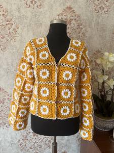 Women's <b>Crocheted</b> Yellow <b>White</b> Floral <b>Cardigan</b> V Neck Full Sleeve Vintage Spring Medium Length Button Closure - Product Image 6