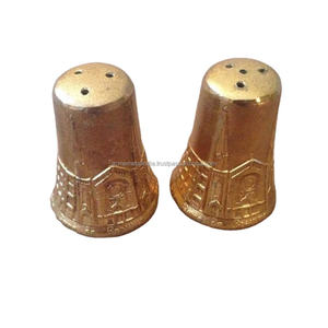 Luxueux ensemble de sel et poivre en laiton plaqué or fini parfait pour une utilisation élégante d'ustensiles de cuisine et de vaisselle - Product Image 1