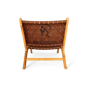Fauteuil lounge moderne de style mid-century avec structure en teck et assise/dossier en cuir PU rembourré pour hôtels, villas, restaurants - Product Image 3