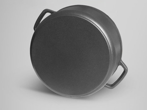 Olla hondora tipo Dutch Oven con cuerpo de hierro fundido de alta resistencia, revestimiento esmaltado premium, tapa de ajuste hermético y asas anchas ergonómicas. - Product Image 4