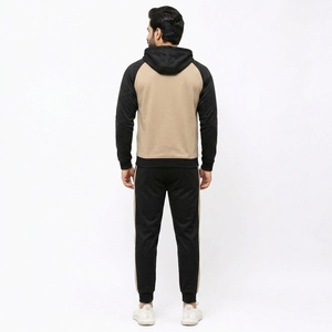 Vêtements de sport performants, toucher doux, ensembles de sport imprimés pour hommes, mouvements faciles, tissu respirant pour la salle de sport, les entraînements et les voyages. - Product Image 2