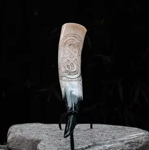 แก้วน้ำวัวทำมือ ลายมังกรแกะสลัก รูปทรงธรรมชาติ ของสะสมงานศิลปะ - Product Image 2