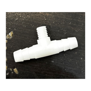 Connecteur en T en polypropylène blanc moulé par injection, raccord de tuyau à barbillon, connecteur de tube fileté pour l'abreuvement des cages à lapins - Product Image 1