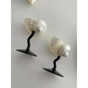 Solution élégante et moderne pour les boissons, en forme de coquillage et en verre, qui rehausse l'ambiance grâce à un design artistique. - Product Image 5